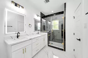 6711 Crestmont St, Houston, TX 77033 - Photo 31