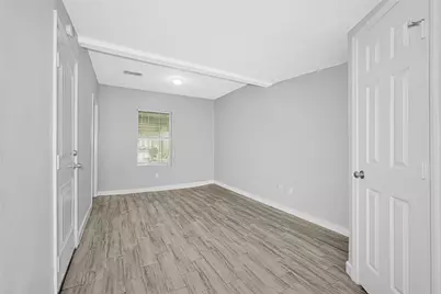 5009 Bataan Road, Houston, TX 77033 - Photo 15