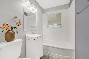 5009 Bataan Rd, Houston, TX 77033 - Photo 23