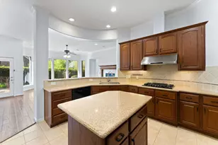 31 N Warbler Bend Cir, The Woodlands, TX 77382 - Photo 9