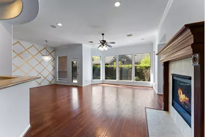 31 N Warbler Bend Circle, The Woodlands, TX 77382 - Photo 3