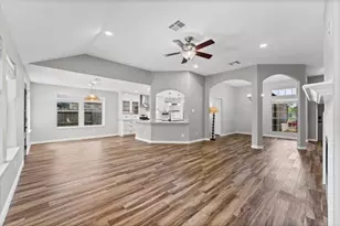 13438 Yaupon Holly Ln, Houston, TX 77044 - Photo 9
