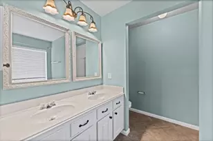 13438 Yaupon Holly Ln, Houston, TX 77044 - Photo 13