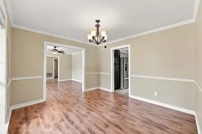 7823 Twin Hills Drive, Houston, TX 77071 - Photo 11