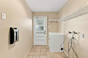 7823 Twin Hills Dr, Houston, TX 77071 - Photo 23