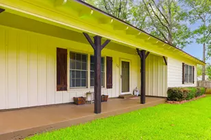 106 N Ayish St, San Augustine, TX 75972 - Photo 3