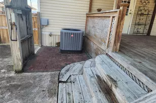 19168 County Rd 669E, Alvin, TX 77511 - Photo 23