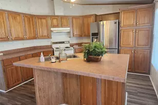 19168 County Rd 669E, Alvin, TX 77511 - Photo 9