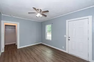 713 W Willis St, Alvin, TX 77511 - Photo 19