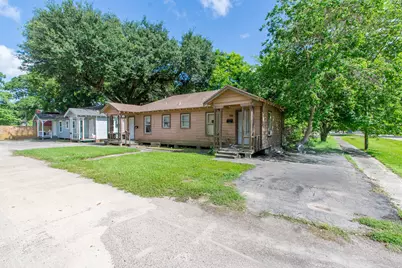 713 W Willis Street, Alvin, TX 77511 - Photo 11