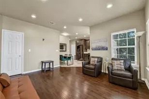 4733 Clay St, Houston, TX 77023 - Photo 5