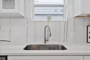 4547 Newberry St, Houston, TX 77051 - Photo 9