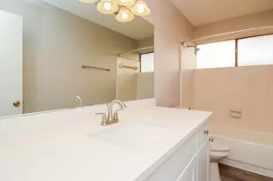5014 Meadow Crest St, La Porte, TX 77571 - Photo 9