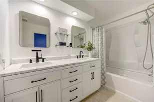 7965 Kendalia Dr, Houston, TX 77036 - Photo 17