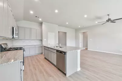 3018 King Oaks Street, Baytown, TX 77251 - Photo 9