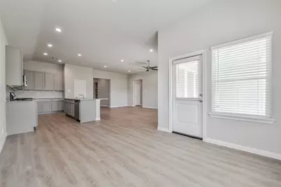 3018 King Oaks Street, Baytown, TX 77251 - Photo 11