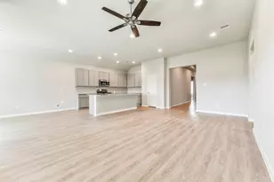 3018 King Oaks St, Baytown, TX 77251 - Photo 5