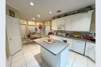 51 N Country Gate Circle, Conroe, TX 77384 - Photo 7