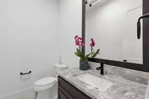 732 W 17th St, Houston, TX 77008 - Photo 13