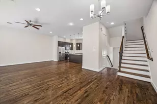 1029 Green Kensington Dr, Houston, TX 77008 - Photo 7