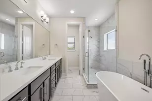 1029 Green Kensington Dr, Houston, TX 77008 - Photo 17