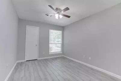 128 N Deerfoot Circle, The Woodlands, TX 77380 - Photo 23