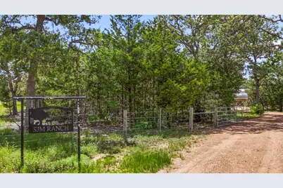 1108 County Road 152, Hallettsville, TX 77964 - Photo 3