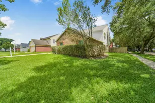 6527 Smoke Tree Ln, Sugar Land, TX 77479 - Photo 3