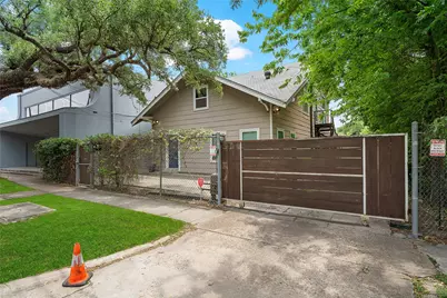 2413 Emancipation Avenue, Houston, TX 77004 - Photo 1