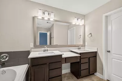 10214 Pinewood Fox Drive, Houston, TX 77080 - Photo 37