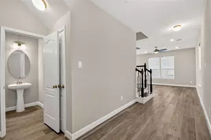 10214 Pinewood Fox Dr, Houston, TX 77080 - Photo 7