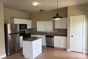 11736 Chanteloup Dr, Houston, TX 77047 - Photo 5