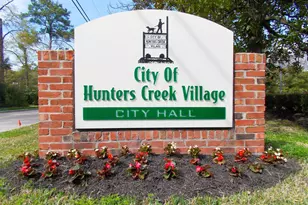 10722 Old Coach Ln, Hunters Creek Village, TX 77024 - Photo 3