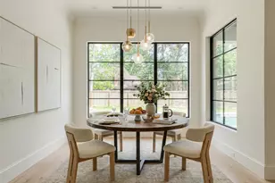 10722 Old Coach Ln, Hunters Creek Village, TX 77024 - Photo 11