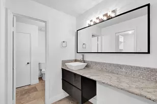 9800 Pagewood Ln, Houston, TX 77042 - Photo 11