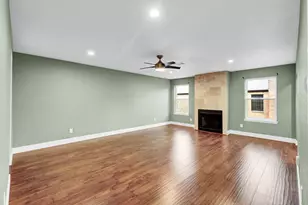 9800 Pagewood Ln, Houston, TX 77042 - Photo 7