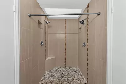 9800 Pagewood Lane #2205, Houston, TX 77042 - Photo 9