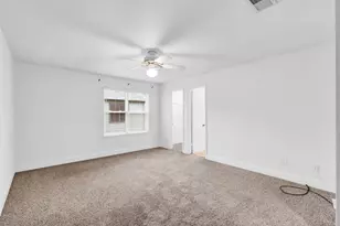 9800 Pagewood Ln, Houston, TX 77042 - Photo 13