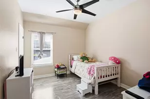 104 Hamilton Ct, Clute, TX 77531 - Photo 15