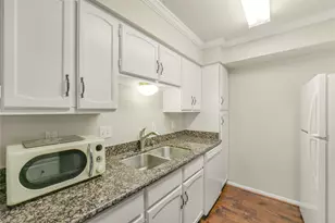 351 N Post Oak Ln, Houston, TX 77024 - Photo 15