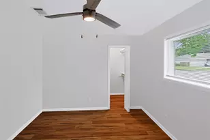 5502 Effingham Dr, Houston, TX 77035 - Photo 13