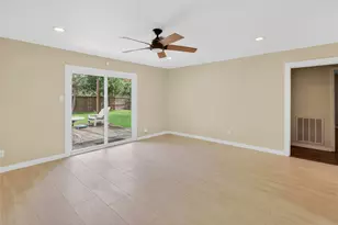 5502 Effingham Dr, Houston, TX 77035 - Photo 7