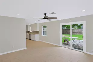 5502 Effingham Dr, Houston, TX 77035 - Photo 11