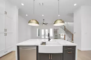 929 Fisher St, Houston, TX 77018 - Photo 29