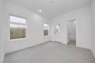 929 Fisher St, Houston, TX 77018 - Photo 31