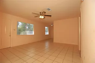 101 Hickory St, Lake Jackson, TX 77566 - Photo 5