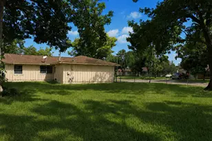 101 Hickory St, Lake Jackson, TX 77566 - Photo 15