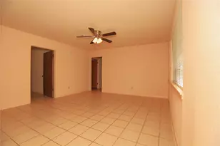 101 Hickory St, Lake Jackson, TX 77566 - Photo 7