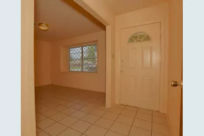 101 Hickory Street, Lake Jackson, TX 77566 - Photo 3