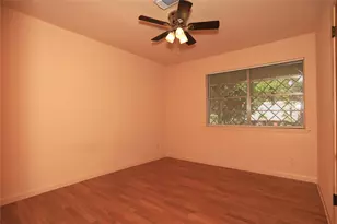 101 Hickory St, Lake Jackson, TX 77566 - Photo 11